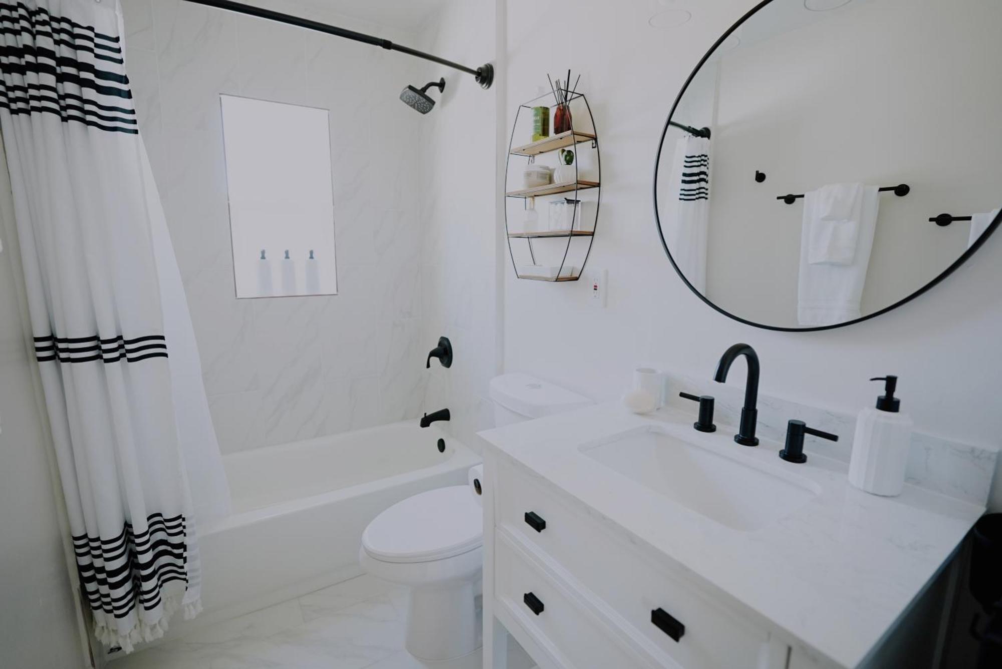 Centrally Located! Remodeled! Huge Backyard! The White House Albuquerque Dış mekan fotoğraf