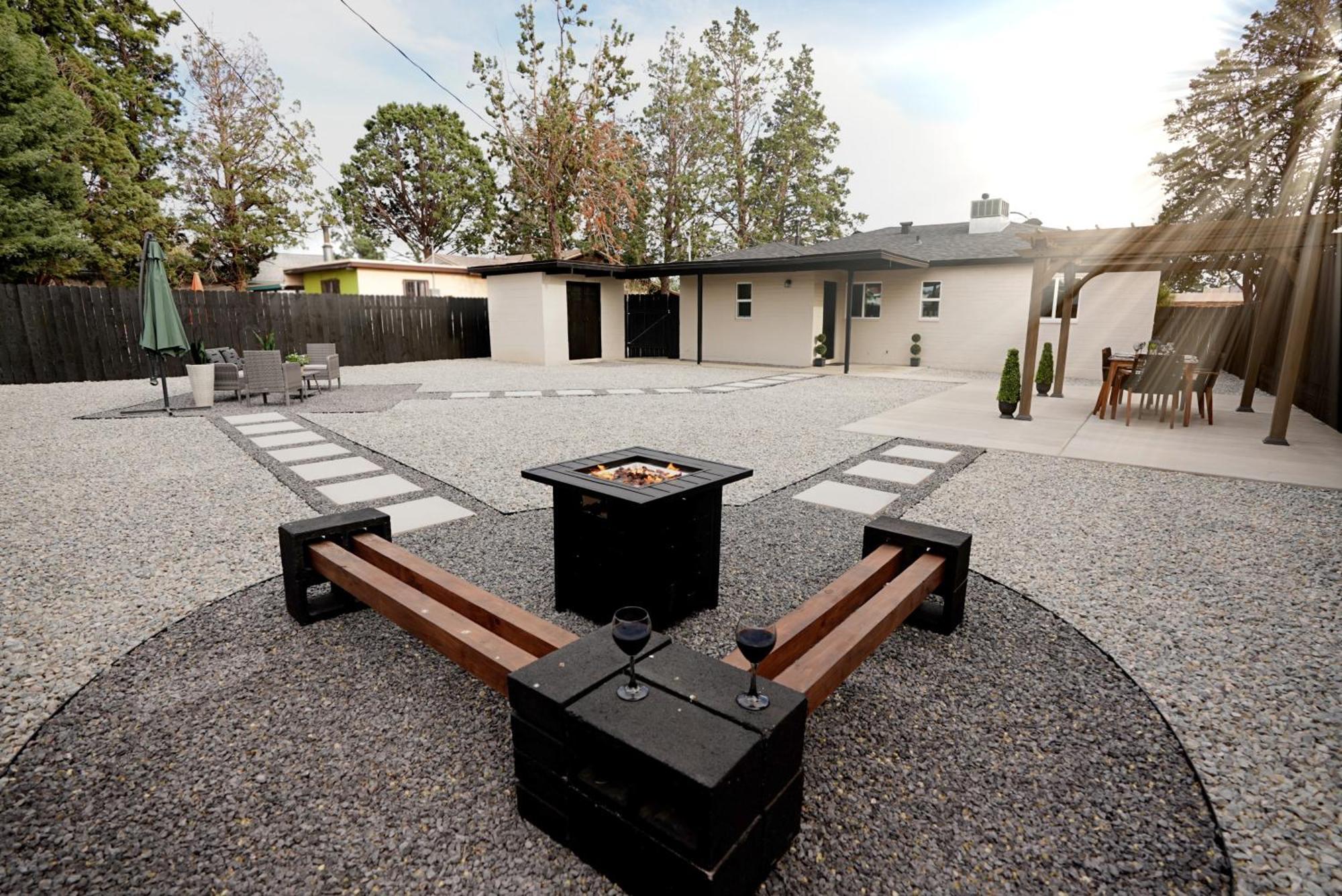 Centrally Located! Remodeled! Huge Backyard! The White House Albuquerque Dış mekan fotoğraf