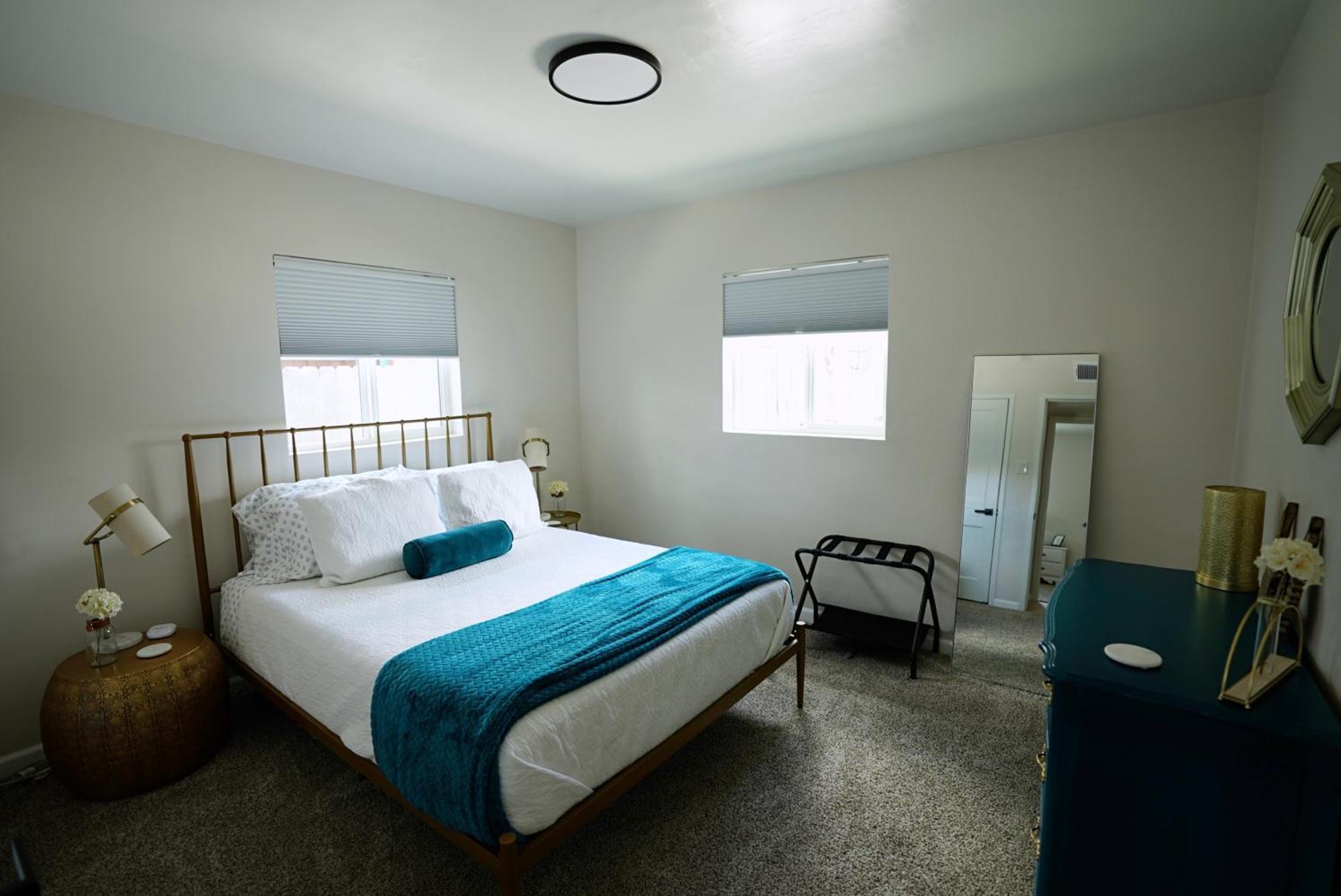 Centrally Located! Remodeled! Huge Backyard! The White House Albuquerque Dış mekan fotoğraf