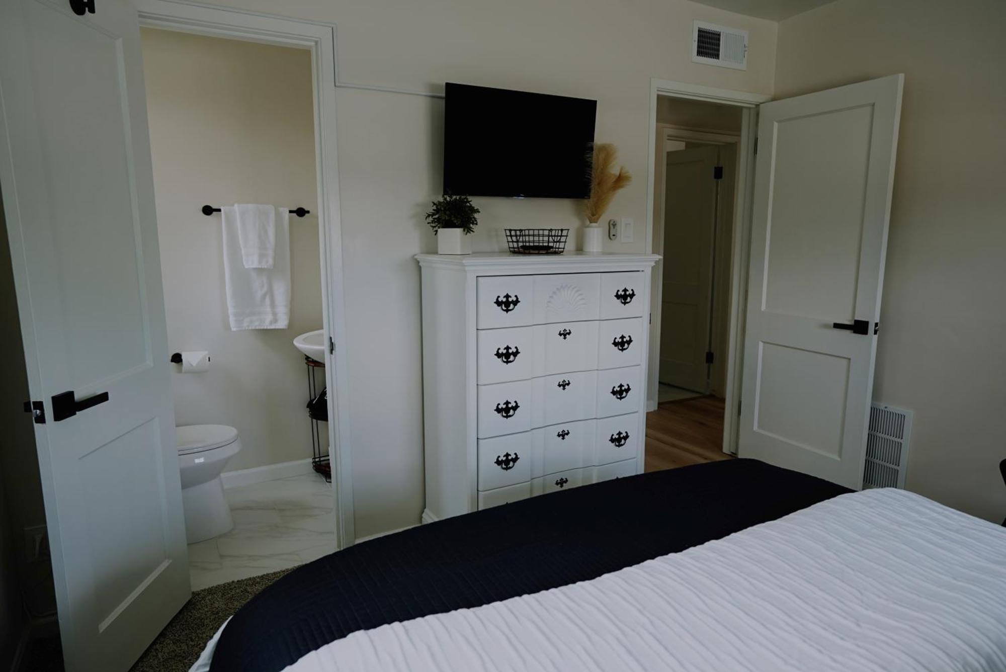 Centrally Located! Remodeled! Huge Backyard! The White House Albuquerque Dış mekan fotoğraf